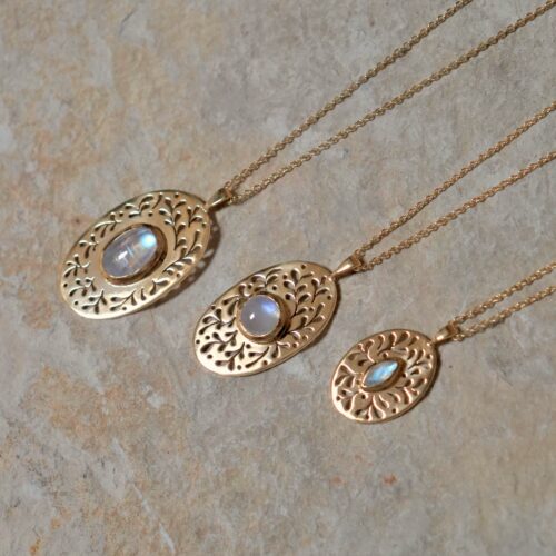 Pendentif végétal et pierre de lune