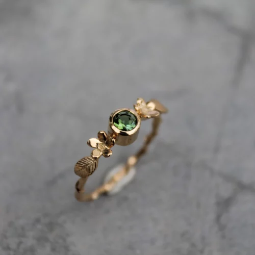Bague marguerite et tourmaline verte