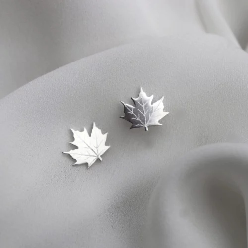 Boucles d'oreilles feuilles d'érable en argent 925
