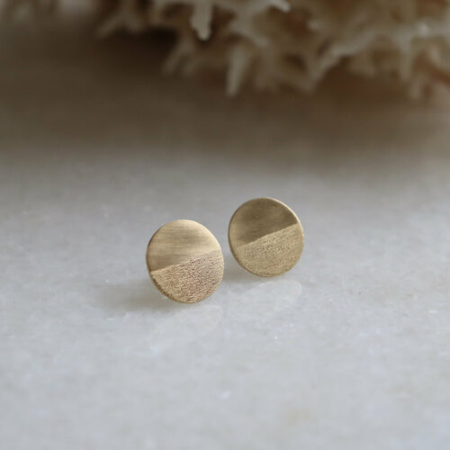 Boucles d'oreilles gravées et brossées