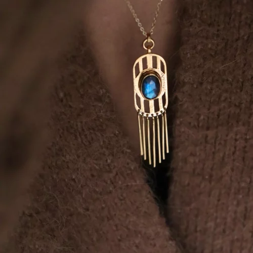 Pendentif gravé et labradorite