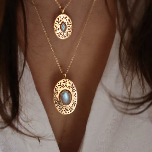 Grand pendentif végétal et pierre de lune